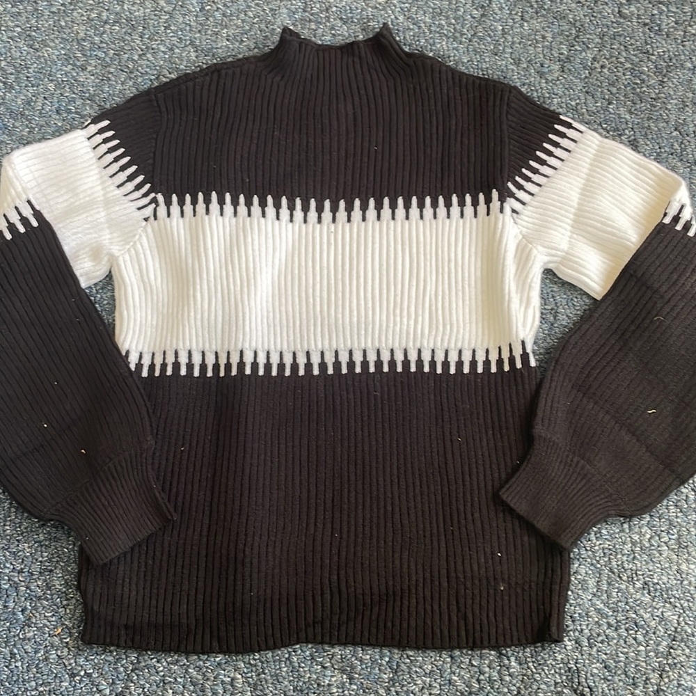 New Ribbed Colorblock Sweater - Picture 3 of 3